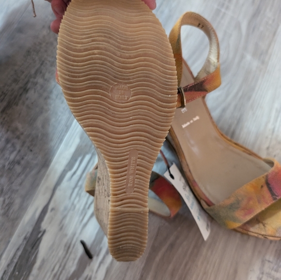 ¡!moving sale!¡ Designer Wedges!! Ron White multicolored suede wedges - Picture 4 of 4